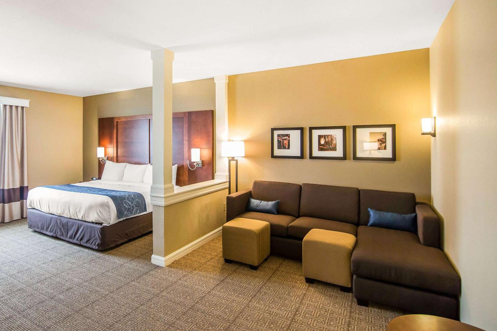 Comfort Suites - Dodge City Exterior photo